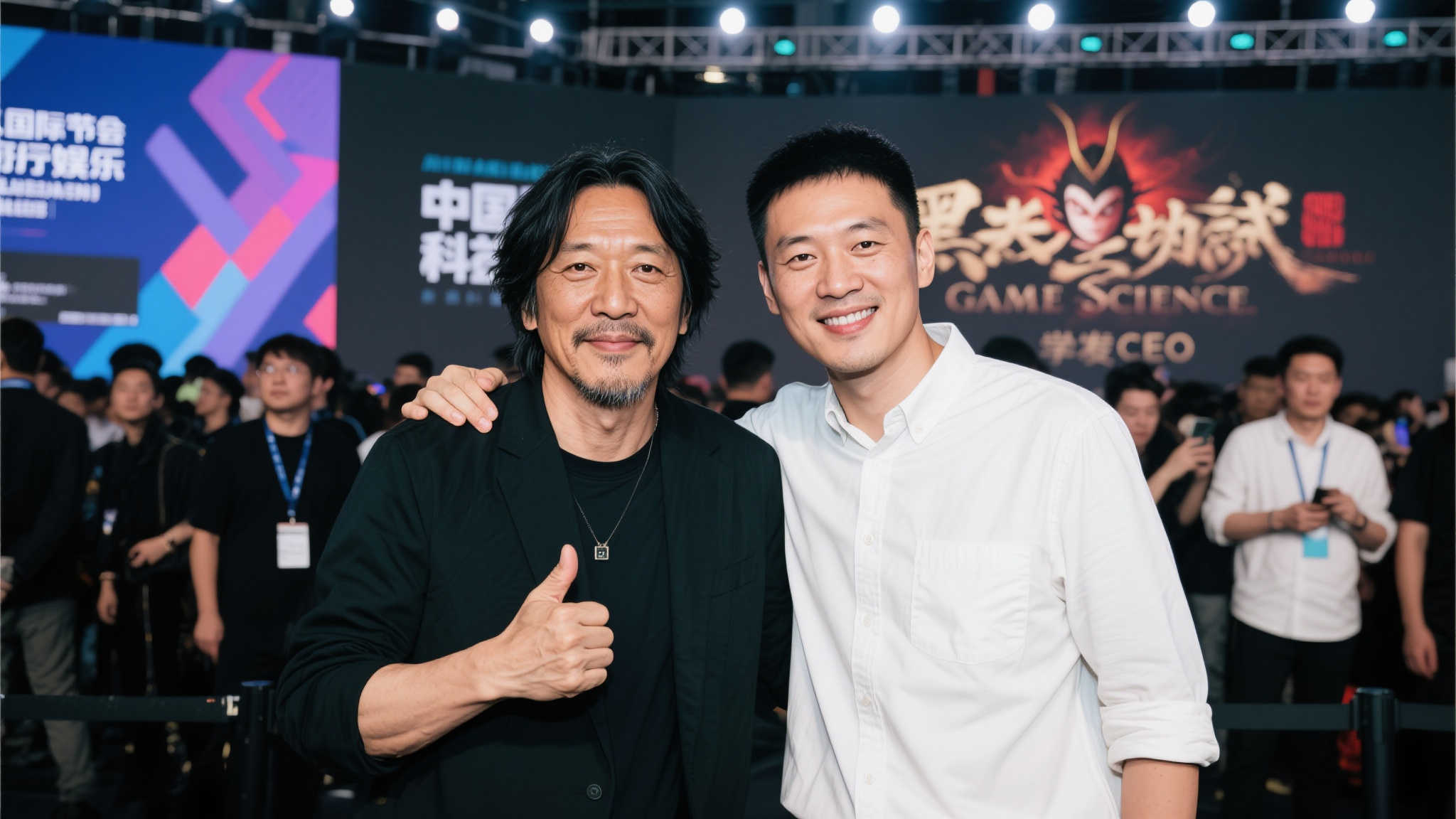 小岛携手《黑神话》杨奇亮相!国外网友赞其身高引热议 小岛携手《黑神话》杨奇亮相!国外网友赞其身高引热议